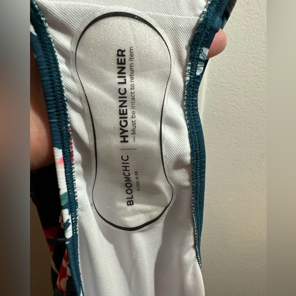 BLOOMCHIC Sz 22 green floral overlay sculpt one piece swim suit NWT 0B2 - Picture 9 of 9